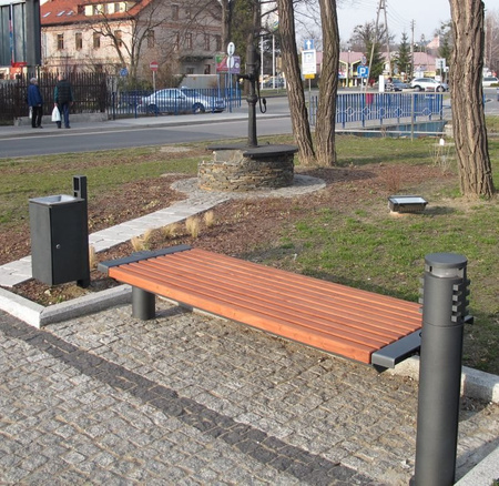 Pokrywa studni abisyńskiej z włazem